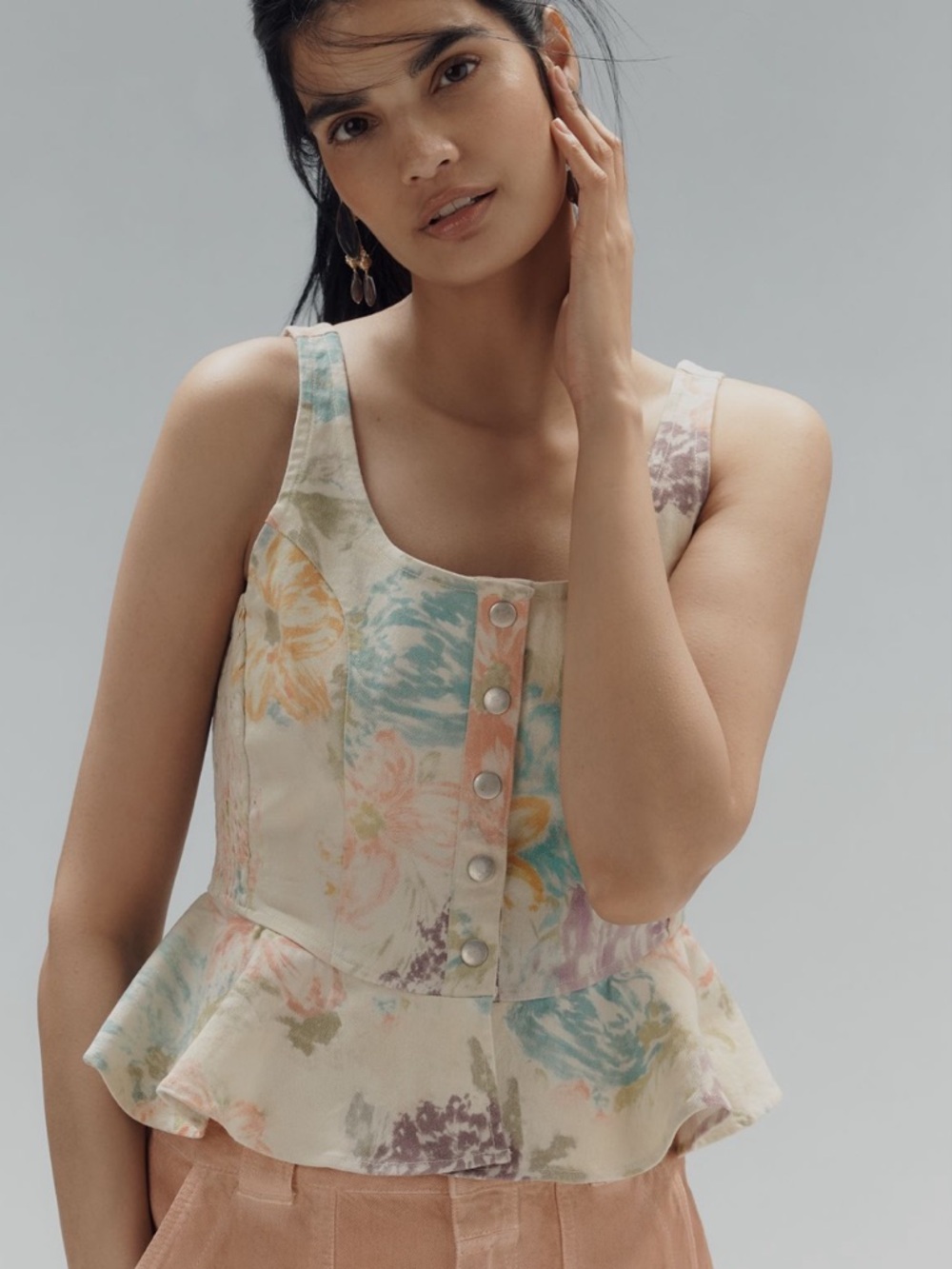 Love the Label Eva Sleeveless Button-Front
Peplum Top, size M
